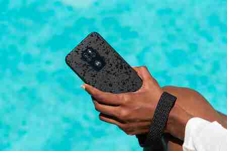 Motorola Defy: Motorola se zambulle en la ultradurabilidad con un móvil que aguanta 35 minutos bajo el agua