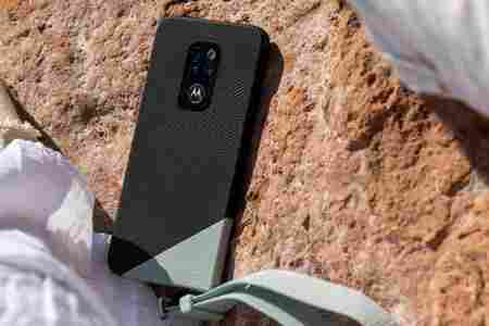 El nuevo Motorola Defy llega a España: precio y disponibilidad oficiales del móvil 'rugerizado' de Motorola